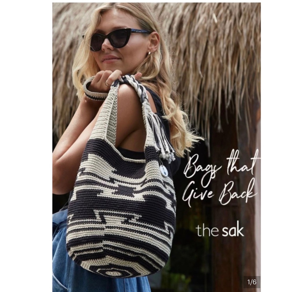 The Sak Back To Bali Crochet Hobo Bag Black White Geometric 108708 NWT